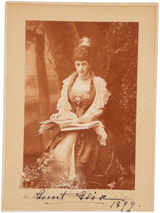 Hughes, Alice, phot. Photo of Alexandra of Denmark. Inscribed to her young relatives.